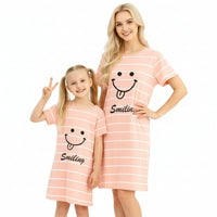 pyjama mère fille smiling