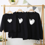 pull noir coeur blanc