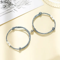 Bracelets reliés