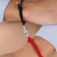 bracelet avec mains