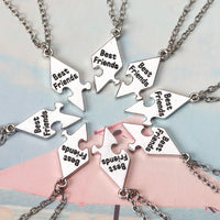pendentif pour 8 amis