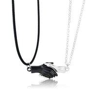 Collier Couple Main Enlacé