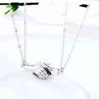 Collier Couple Main Enlacé
